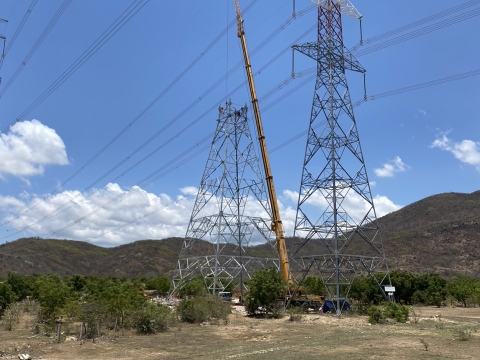 Thi công cẩu lắp đường dây 500KV